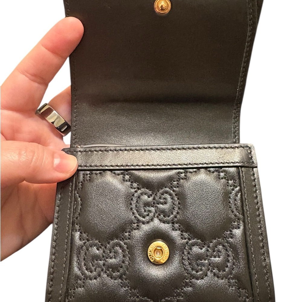 Gucci GG Matelassé Black Leather Wallet EUC - Picture 4 of 10